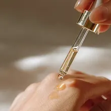 Massage GloraMD into skin